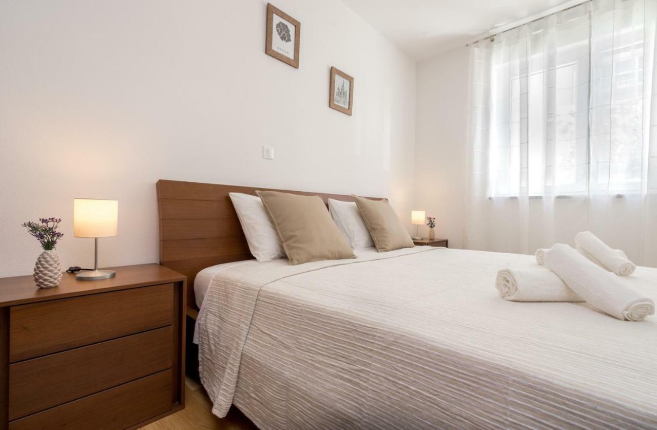 Spacious Apartment With The Garden, Near The Sandy Beach 메덜린 외부 사진